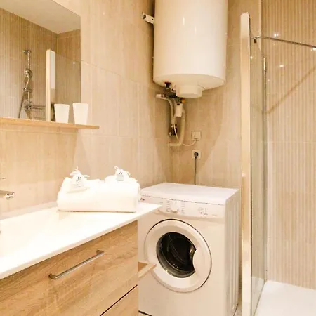 Homey - New -balcon Prive - Vue De - Netflix Et Wifi Inclus - Proche De Geneve Apartment Annemasse